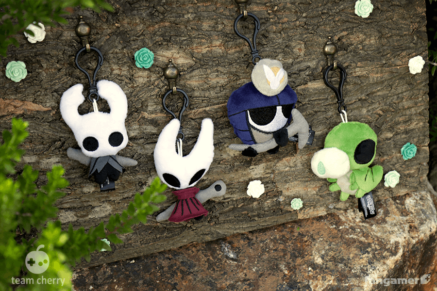 Hornet Critter Cling